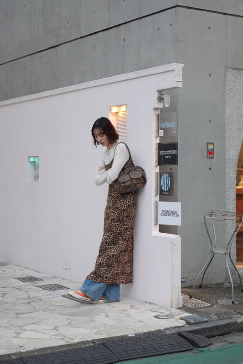 バックオープンレオパードワンピ